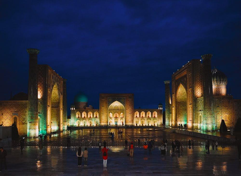 Samarqand (2 kun) — poyezd + mehmonxona + ekskursiya