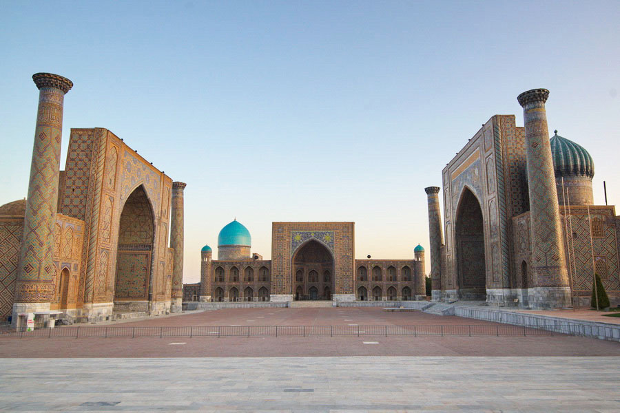Samarqand — avtobusda 2 kun, basseynli mehmonxona
